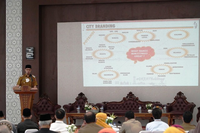 Walikota Bukittinggi Erman Safar membuka Musrenbang RKPD tahun 2022